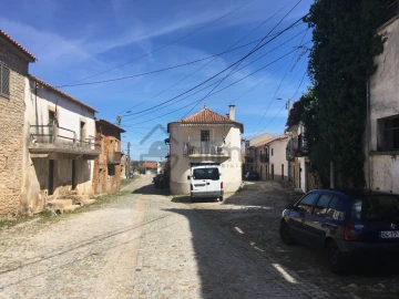 Moradia T3 para Venda em Torre de Moncorvo