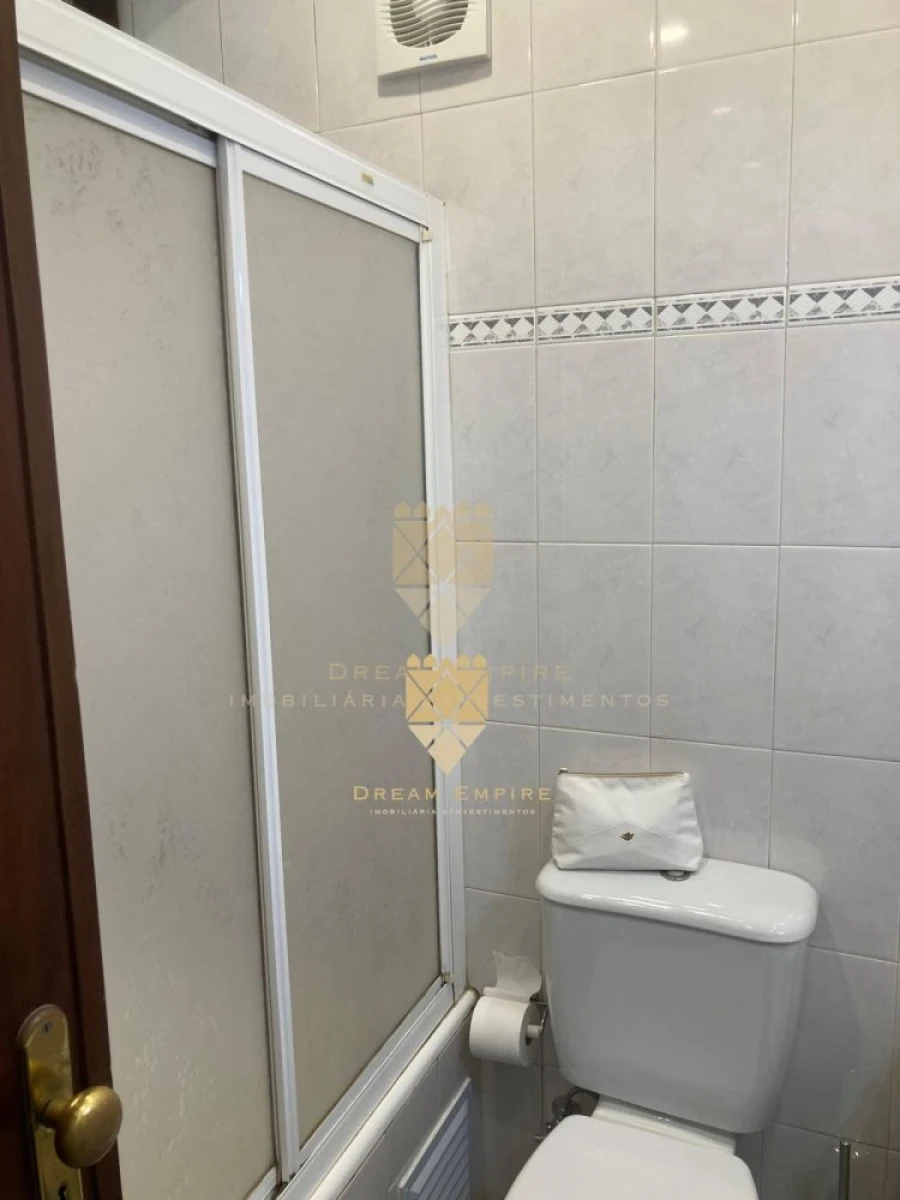 Apartamento T2 para Venda em Paranhos Foto 9
