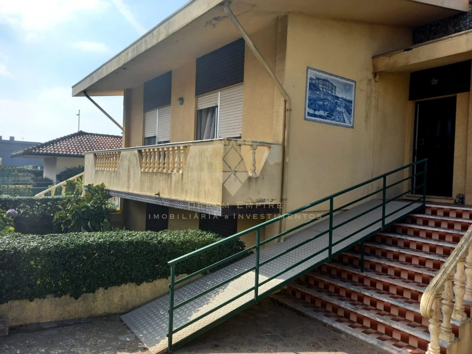 Moradia T6 para Venda em Santa Maria Maior Foto 1