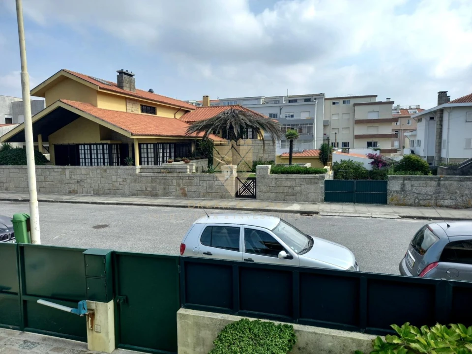 Moradia T6 para Venda em Santa Maria Maior Foto 2