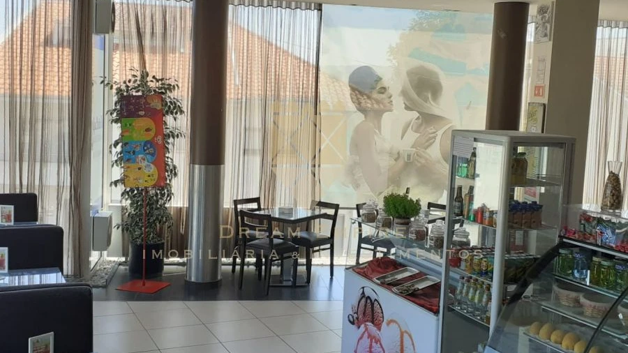 Loja para Trespasse em Paredes