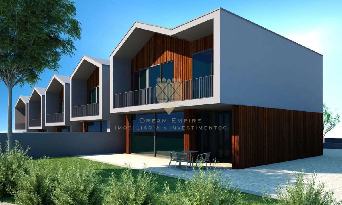 Moradia T4 para Venda em Guilhufe e Urrô Foto 2