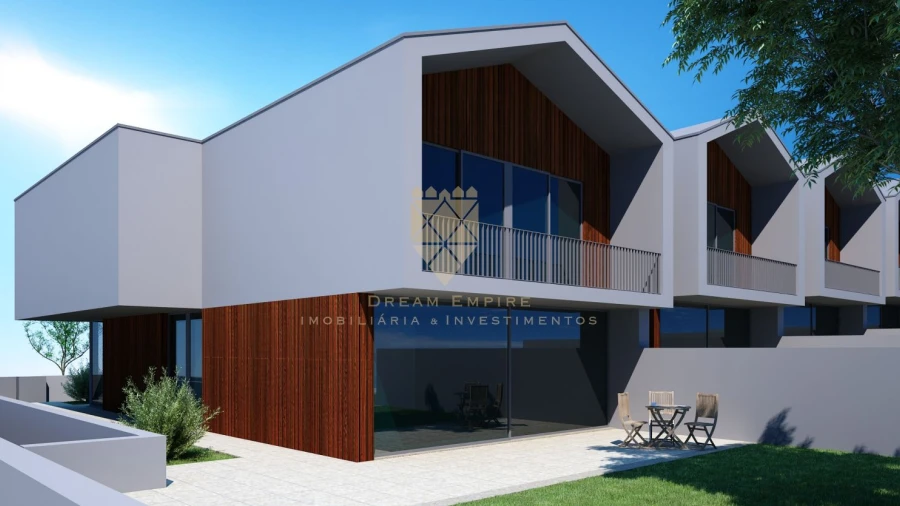 Moradia T4 para Venda em Guilhufe e Urrô