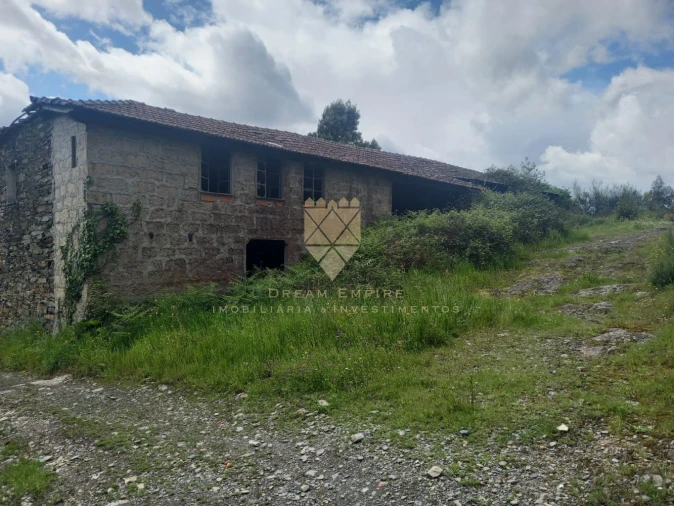 Moradia T3 para Venda em Recarei Foto 6