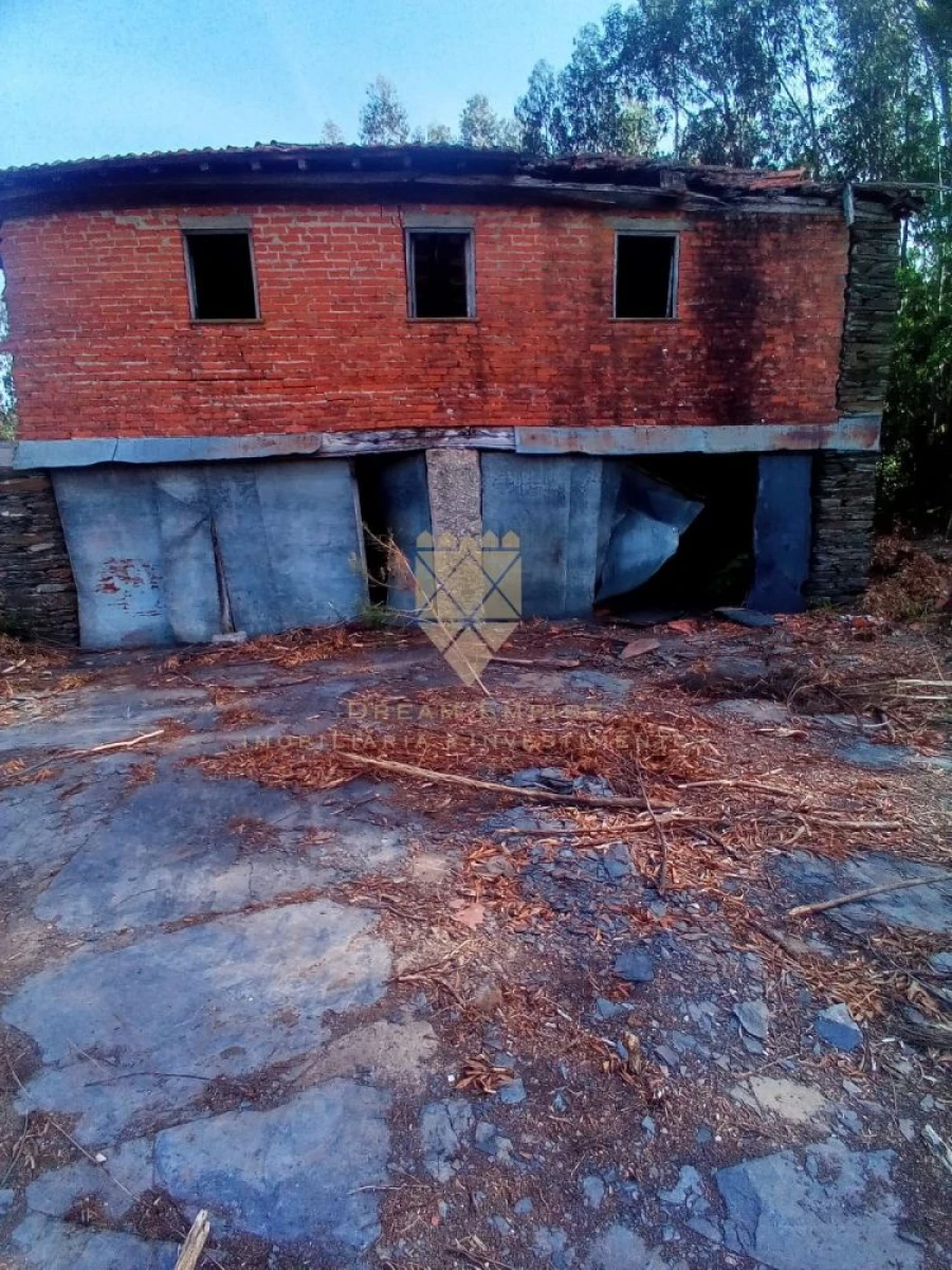 Moradia T3 para Venda em Recarei Foto 11