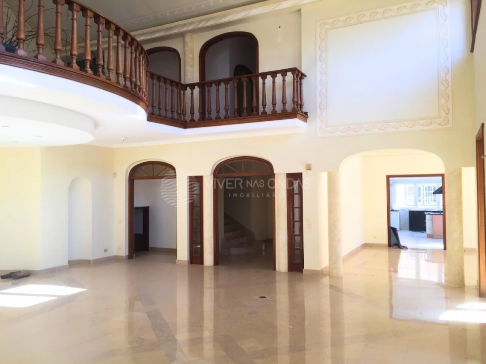 Moradia T6 para Venda em Queluz e Belas Foto 6