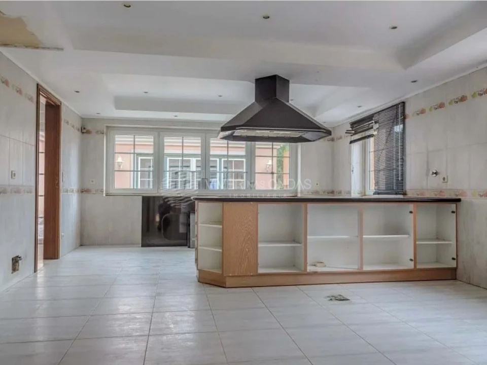 Moradia T6 para Venda em Queluz e Belas Foto 11