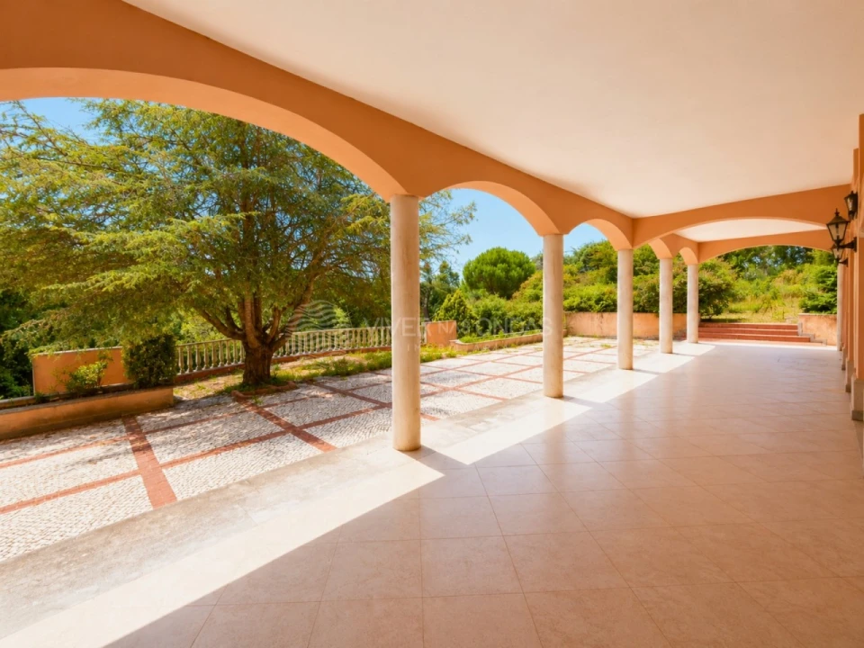 Moradia T6 para Venda em Queluz e Belas Foto 37