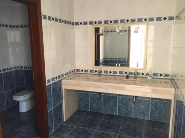 Moradia T6 para Venda em Queluz e Belas