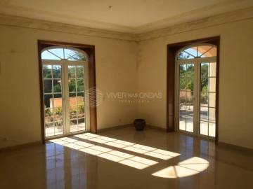 Moradia T6 para Venda em Queluz e Belas