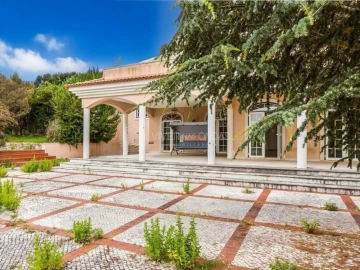 Moradia T6 para Venda em Queluz e Belas