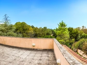 Moradia T6 para Venda em Queluz e Belas