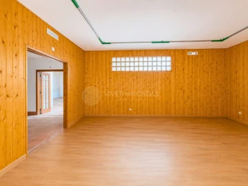 Moradia T6 para Venda em Queluz e Belas