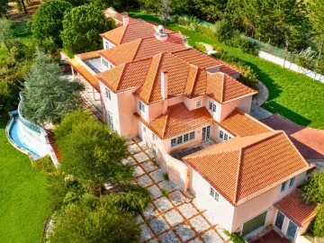 Moradia T6 para Venda em Queluz e Belas