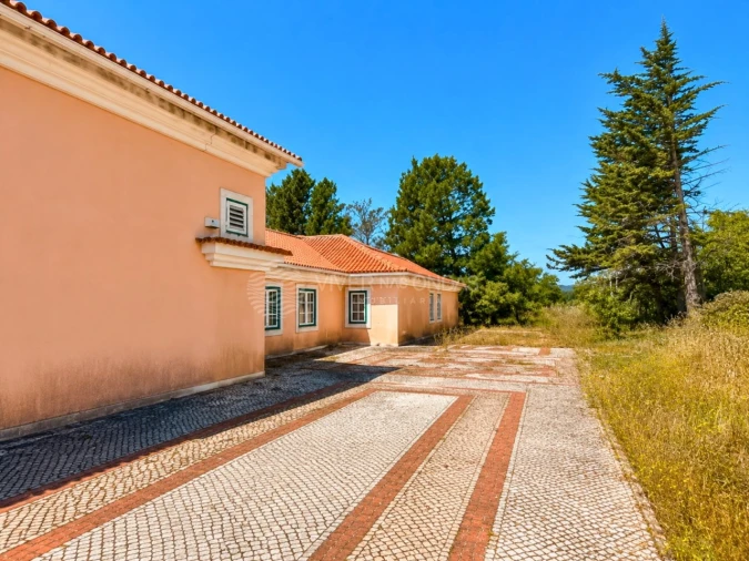 Moradia T6 para Venda em Queluz e Belas Foto 48