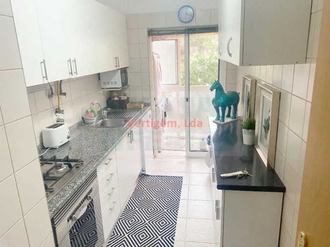 Apartamento T3 para Venda em Portimão Foto 4