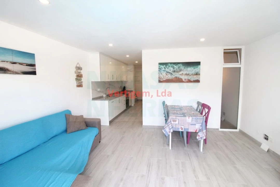 Apartamento T1 para Venda em Portimão Foto 3