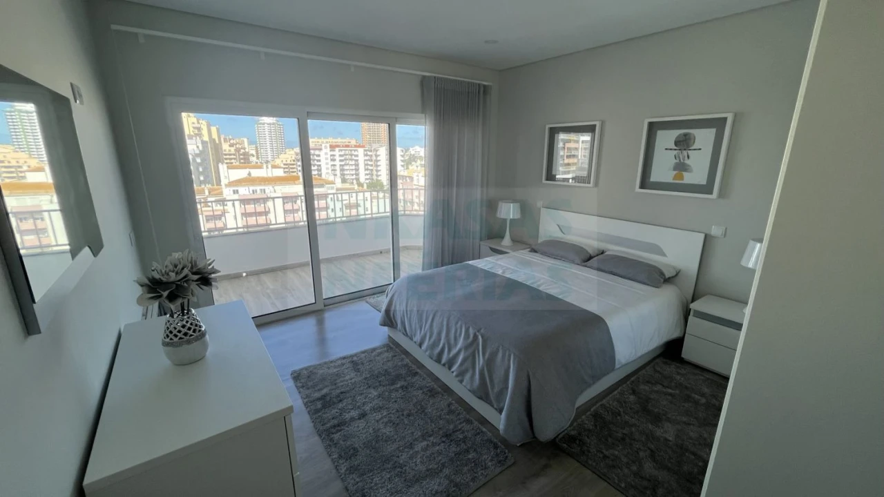 Apartamento T1 para Venda em Portimão Foto 6