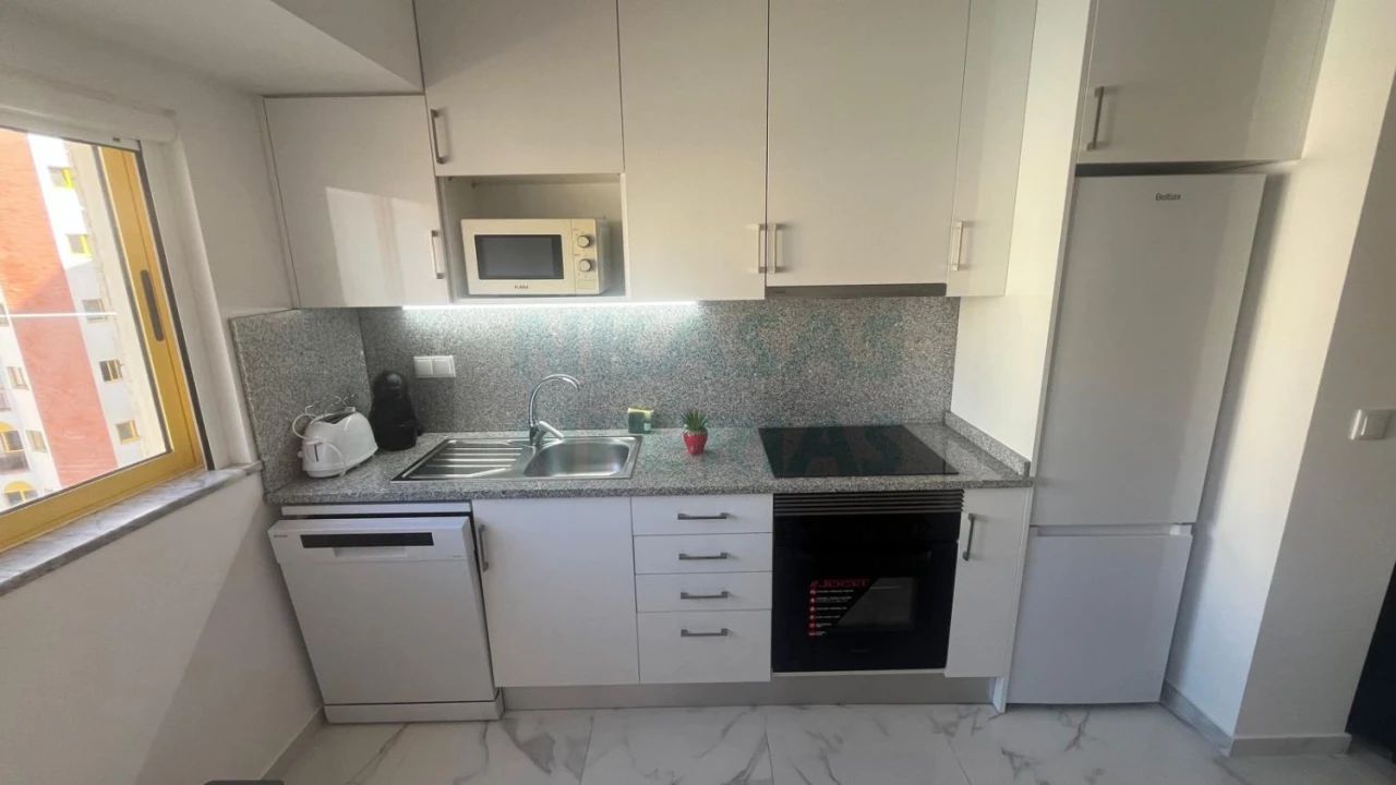 Apartamento T1 para Venda em Portimão Foto 2
