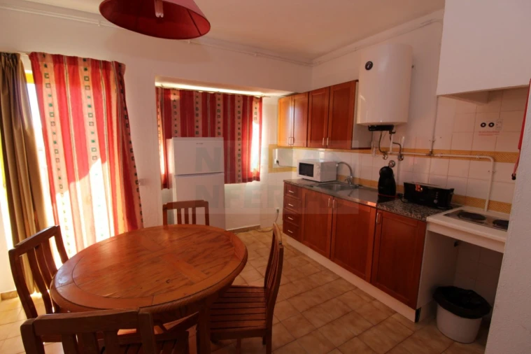 Apartamento T1 para Venda em Portimão Foto 6