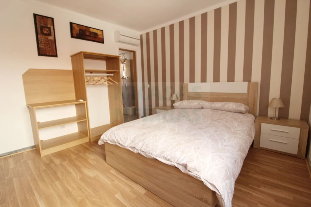 Apartamento T2 para Venda em Portimão Foto 9