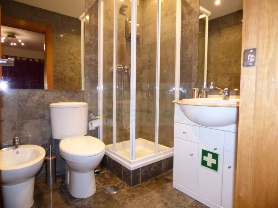 Apartamento T2 para Venda em Portimão Foto 6