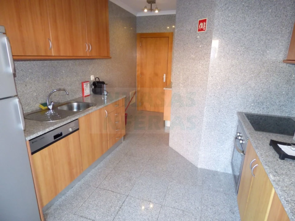 Apartamento T2 para Venda em Portimão Foto 4