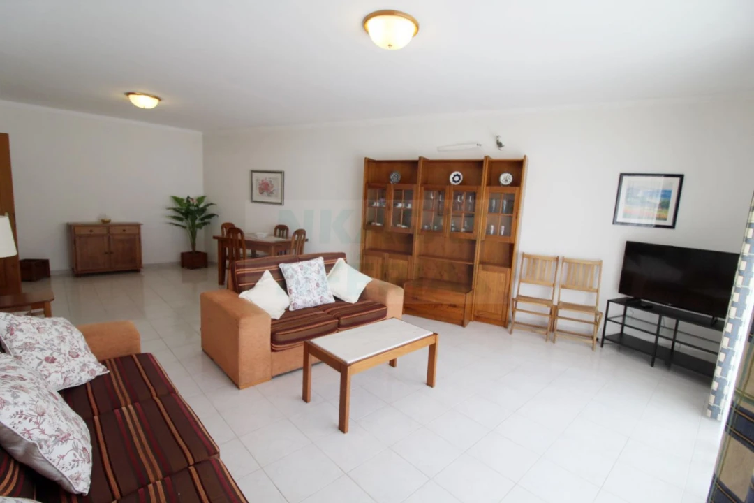 Apartamento T2 para Venda em Portimão Foto 6