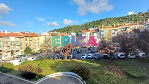 Apartamento T6 para Venda em Póvoa de Santo Adrião e Olival Basto