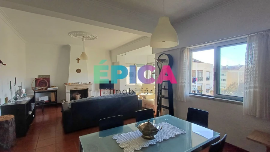 Apartamento T6 para Venda em Póvoa de Santo Adrião e Olival Basto Foto 13