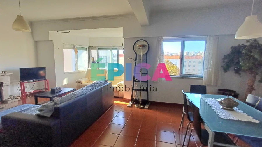 Apartamento T6 para Venda em Póvoa de Santo Adrião e Olival Basto Foto 9