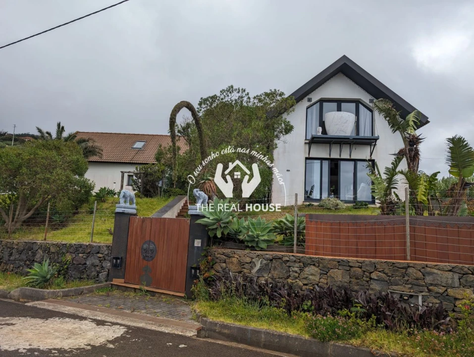 Quinta T3 para Venda em Porto Moniz Foto 1