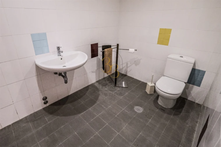 Moradia T4 para Venda em Feteira Foto 41