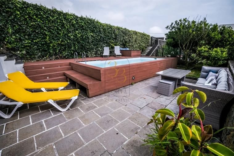 Moradia T4 para Venda em Feteira Foto 46