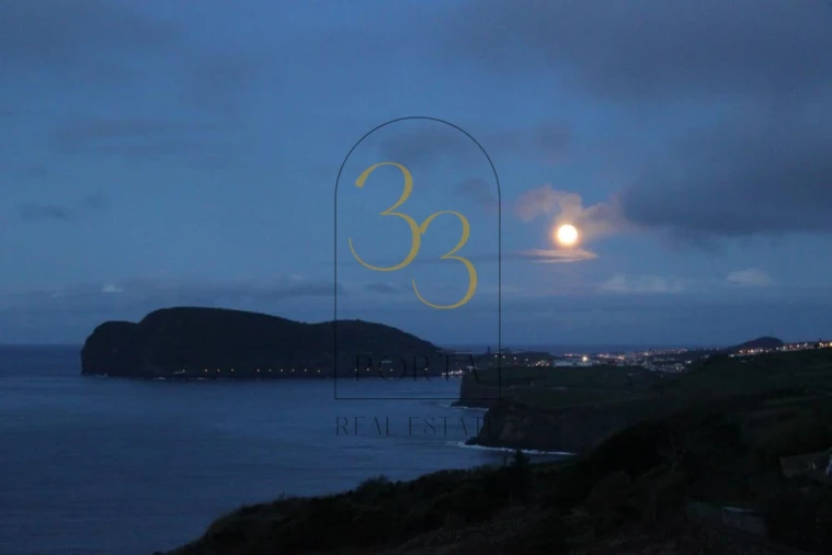 Moradia T4 para Venda em Feteira Foto 52