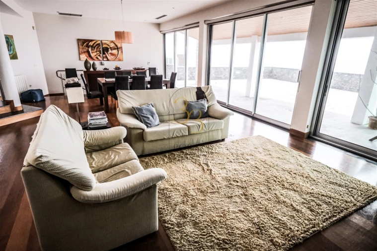 Moradia T4 para Venda em Feteira Foto 17