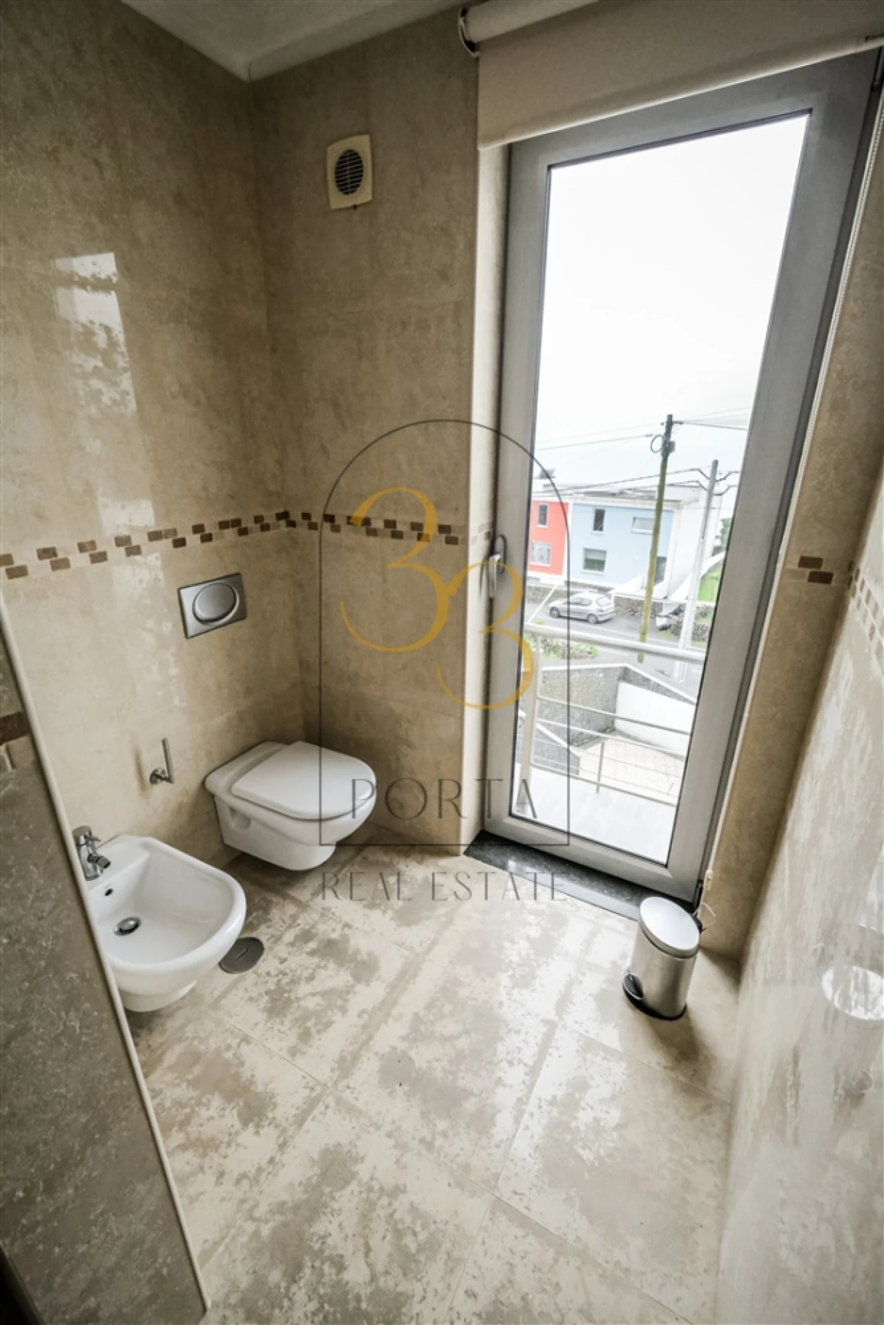 Moradia T4 para Venda em Feteira Foto 38