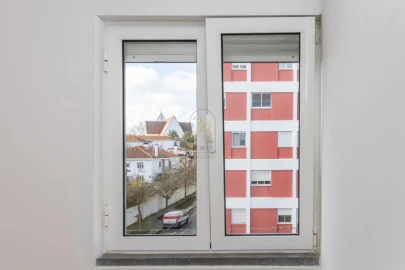 Apartamento T3 para Venda em Alvalade