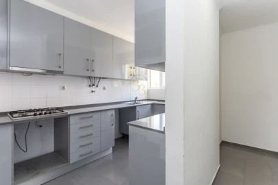 Apartamento T3 para Venda em Alvalade