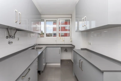 Apartamento T3 para Venda em Alvalade