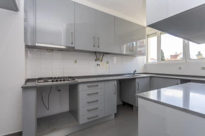 Apartamento T3 para Venda em Alvalade