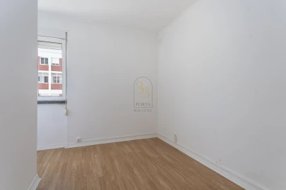 Apartamento T3 para Venda em Alvalade