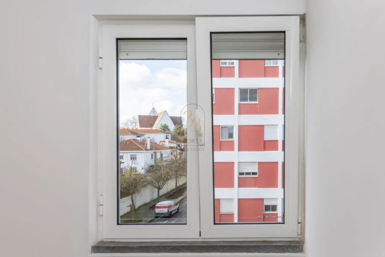 Apartamento T3 para Venda em Alvalade Foto 17