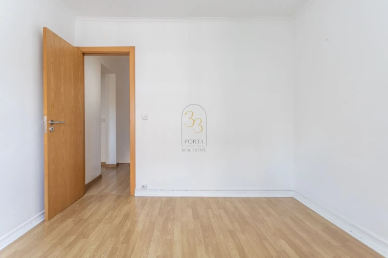 Apartamento T3 para Venda em Alvalade Foto 20