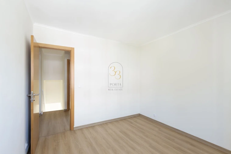 Apartamento T3 para Venda em Alvalade Foto 16