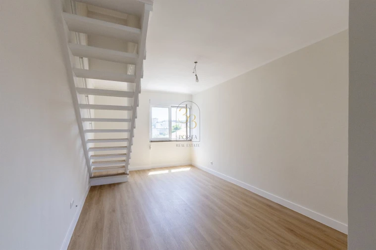 Apartamento T3 para Venda em Alvalade Foto 8
