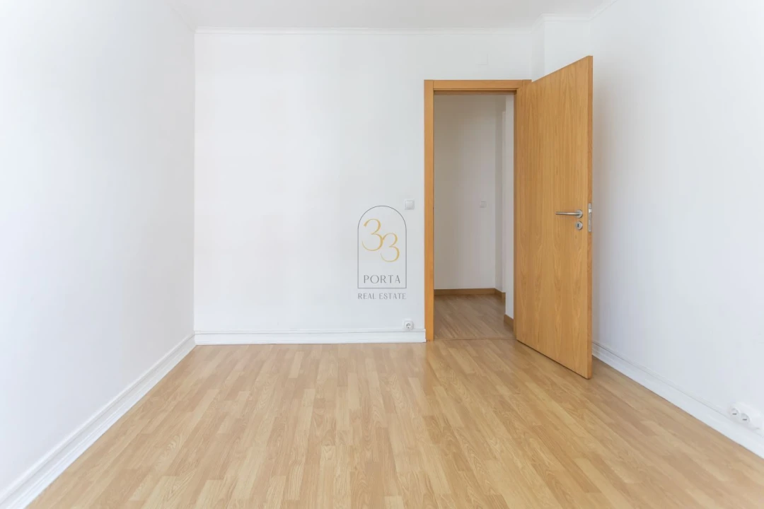 Apartamento T3 para Venda em Alvalade Foto 18