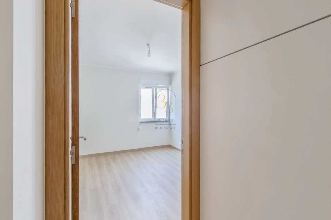 Apartamento T3 para Venda em Alvalade Foto 18