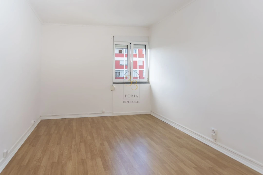 Apartamento T3 para Venda em Alvalade Foto 16