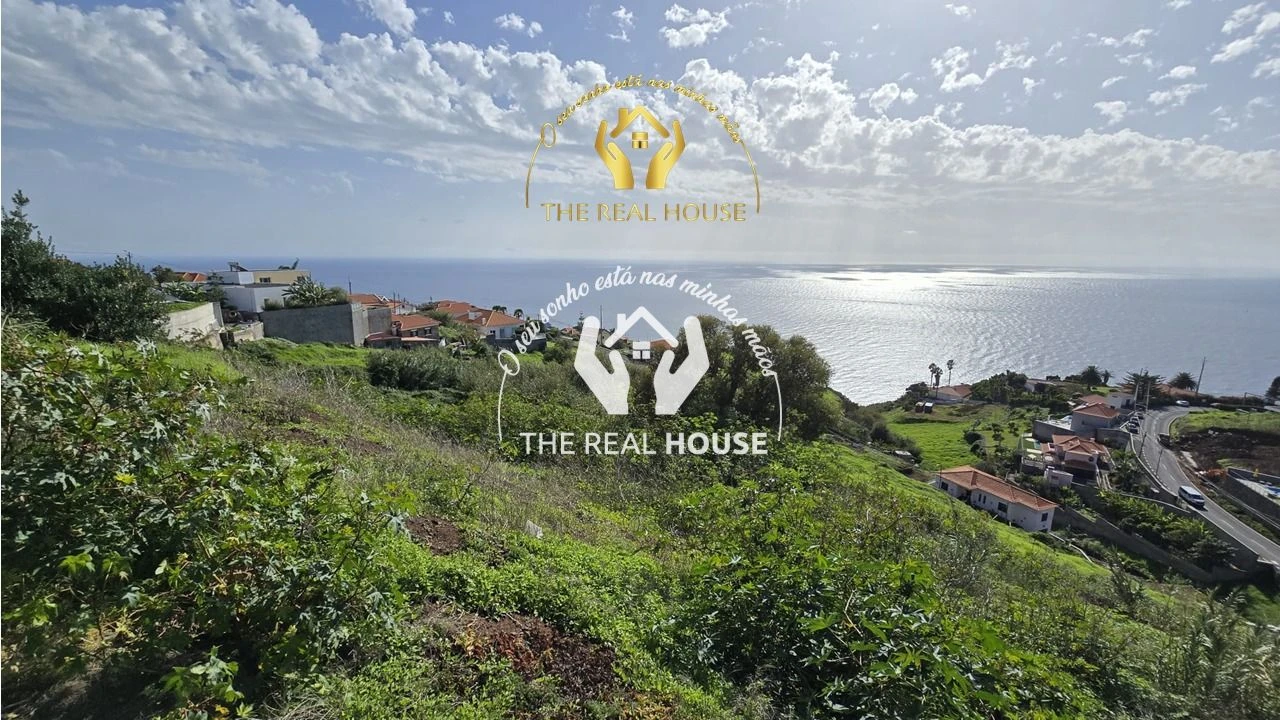 Terreno para Venda em Calheta Foto 1